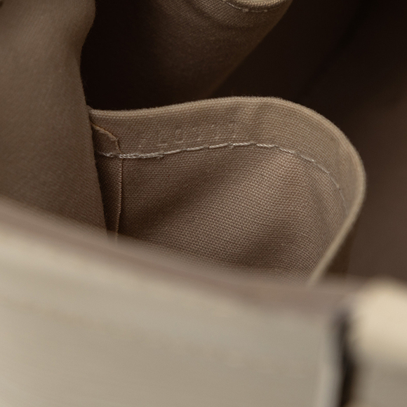 Pre-Loved Louis Vuitton Epi Brea MM - Picture 6 of 7